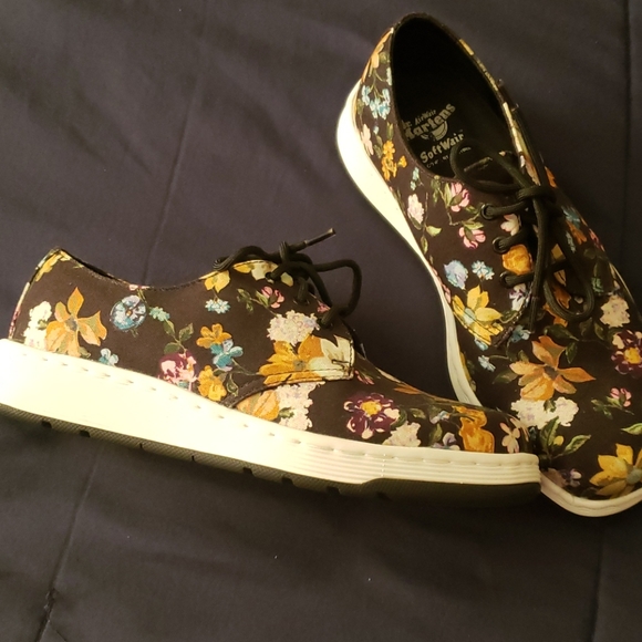 Dr Martens - Picture 2 of 5